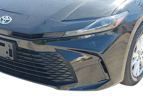 Used 2025 Toyota Camry LE image 9