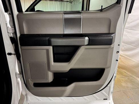 Used 2017 Ford F150 XLT w/ Equipment Group 302A Luxury AWD/4WD image 14