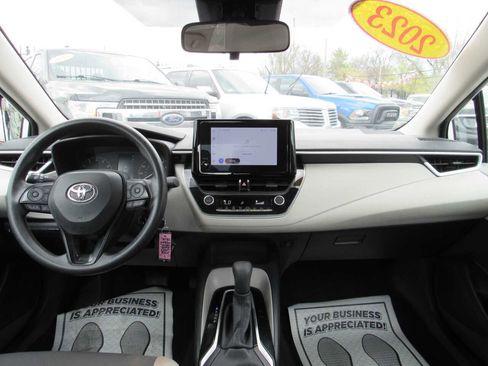 Used 2023 Toyota Corolla LE image 21
