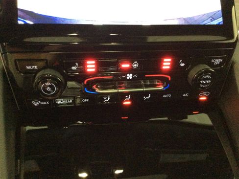 New 2025 Jeep Grand Cherokee Limited w/ Black Appearance Package image 31