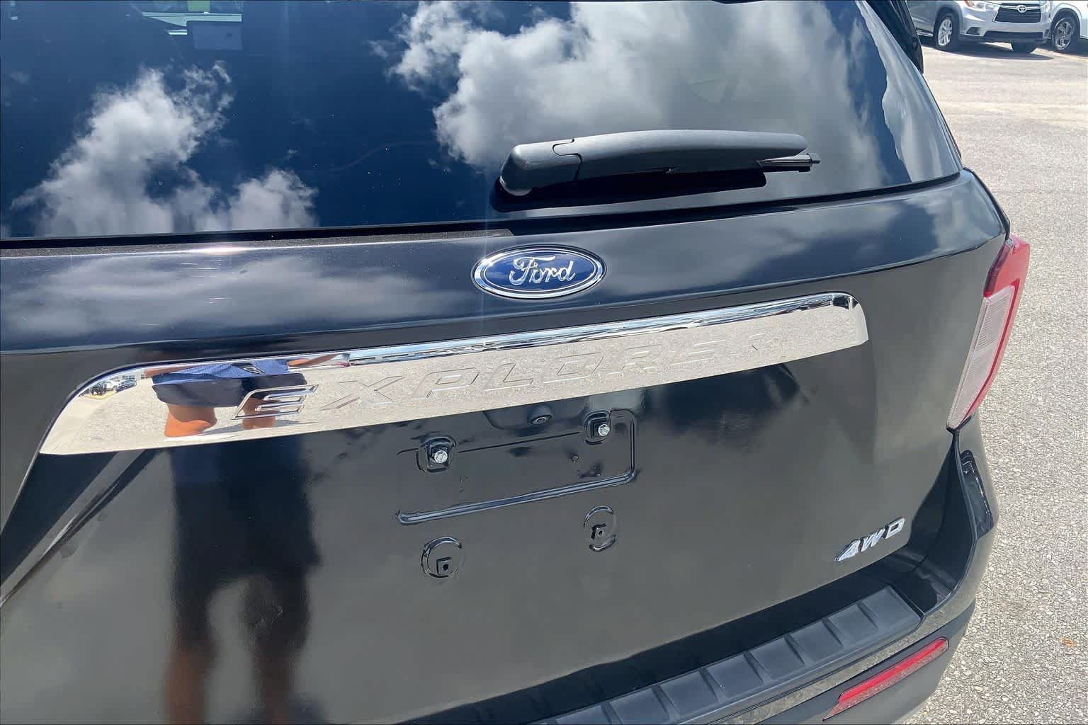 Certified 2023 Ford Explorer XLT w/ Equipment Group 202A AWD/4WD image 31