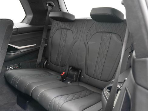 Used 2022 BMW X7 xDrive40i w/ Executive Package AWD/4WD image 15