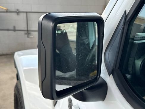 Used 2022 Jeep Gladiator Sport AWD/4WD image 7