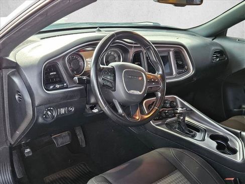 Used 2019 Dodge Challenger SXT RWD image 5
