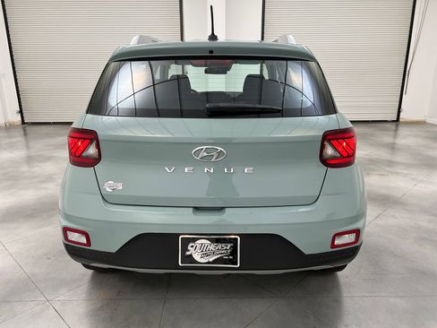 Used 2025 Hyundai Venue SEL FWD image 6