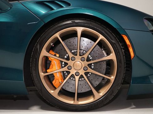 Used 2024 McLaren Artura RWD image 12