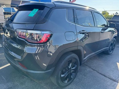 Used 2019 Jeep Compass Latitude FWD image 4