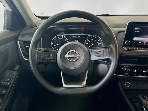 Used 2023 Nissan Rogue SV image 18