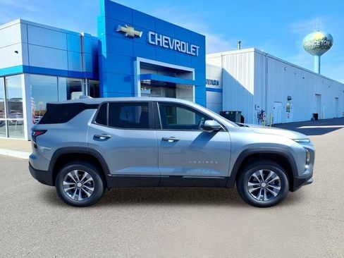 New 2026 Chevrolet Equinox LT AWD/4WD image 2