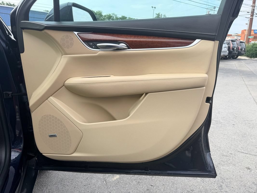 Used 2017 Cadillac XT5 Luxury w/ Driver Awareness Package FWD image 25