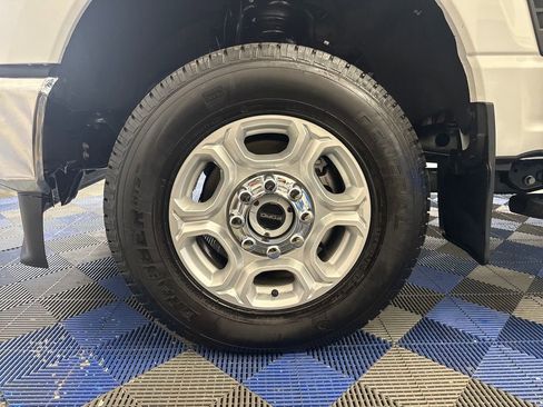 Certified 2025 Ford F350 XLT AWD/4WD image 26