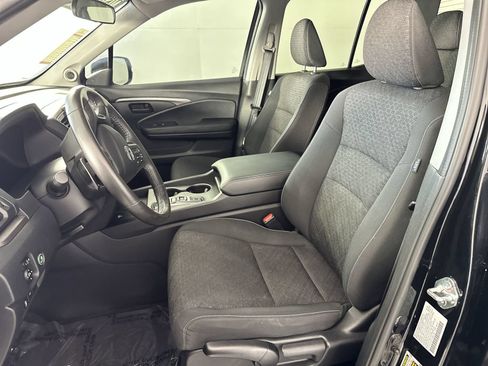 Used 2025 Honda Ridgeline Sport image 11