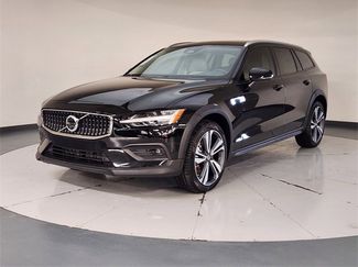 New 2026 Volvo V60 B5 Cross Country Plus w/ Protection Package Premier video 1