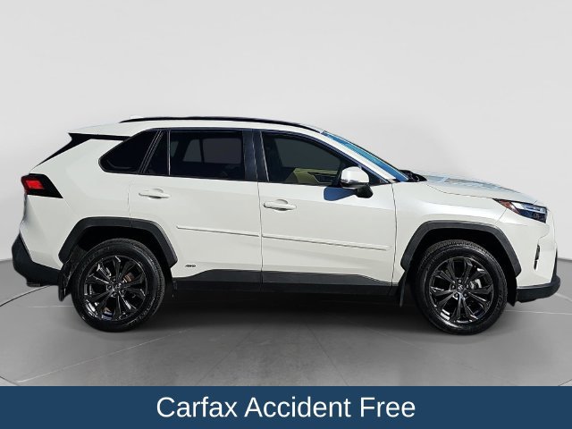 Used 2022 Toyota RAV4 XLE Premium AWD/4WD image 3