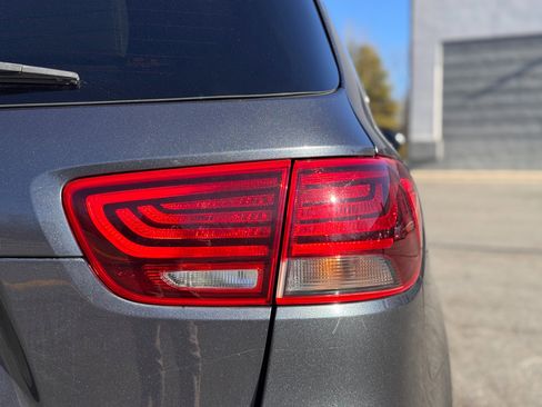 Used 2020 Kia Sorento LX image 18