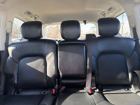 Used 2024 Nissan Armada SL image 38