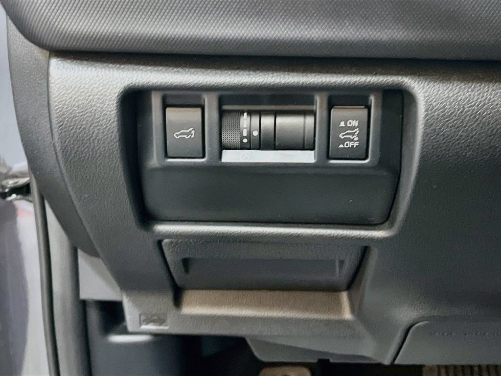 Used 2025 Subaru Forester Premium AWD/4WD image 10