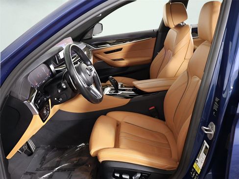 Used 2022 BMW M550i xDrive w/ Premium Package AWD/4WD image 6