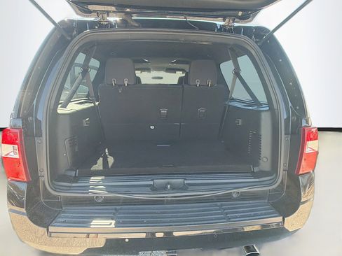 Used 2017 Ford Expedition EL XLT image 12