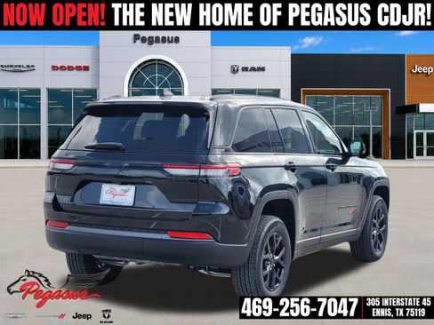 New 2026 Jeep Grand Cherokee Altitude RWD image 5