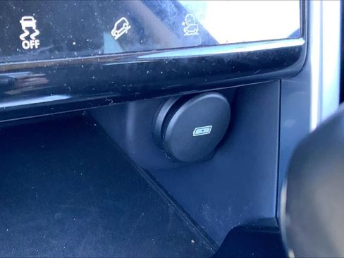 Used 2020 Land Rover Discovery Sport image 30