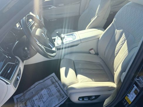 Used 2018 BMW 750i xDrive image 14