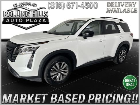 Used 2026 Nissan Pathfinder SL AWD/4WD image 1