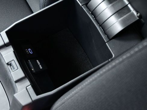 Used 2025 Toyota Corolla LE image 24