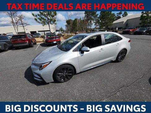 Used 2025 Toyota Corolla XSE image 6