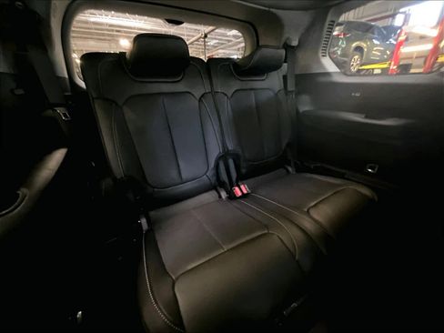 Used 2022 Jeep Grand Cherokee L Limited w/ Luxury Tech Group II image 17