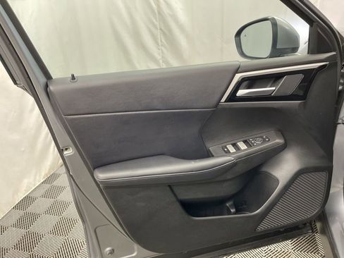 Used 2024 Mitsubishi Outlander SE Black Edition image 22