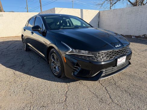 Used 2022 Kia K5 LX image 9