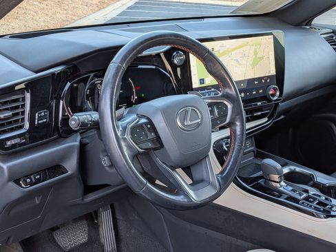 Used 2022 Lexus NX 350h AWD image 12