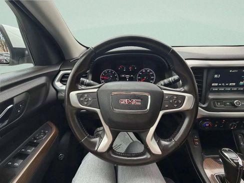 Used 2019 GMC Acadia SLE image 26