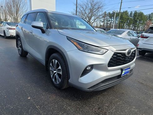 Used 2021 Toyota Highlander XLE image 10