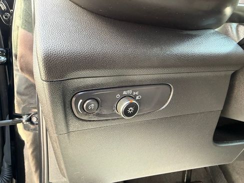 Certified 2023 Buick Envision Preferred AWD/4WD image 19