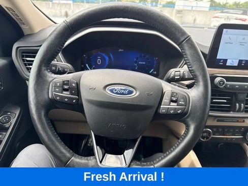 Used 2020 Ford Escape Titanium AWD/4WD image 6