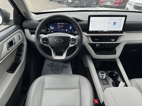 Used 2025 Ford Explorer Active w/ Active Comfort Package AWD/4WD image 21