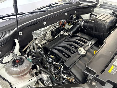 Used 2023 Volkswagen Atlas SE w/ Black Wheel Package FWD image 81