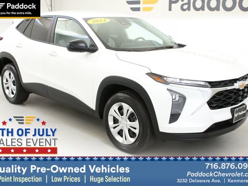 Used 2024 Chevrolet Trax LS w/ Driver Confidence Package FWD image 1
