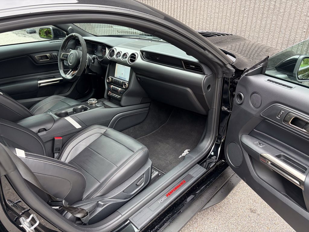 Used 2020 Ford Mustang Shelby GT500 w/ Technology Package RWD image 22
