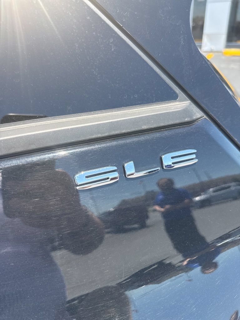 Used 2024 GMC Terrain SLE AWD/4WD image 15
