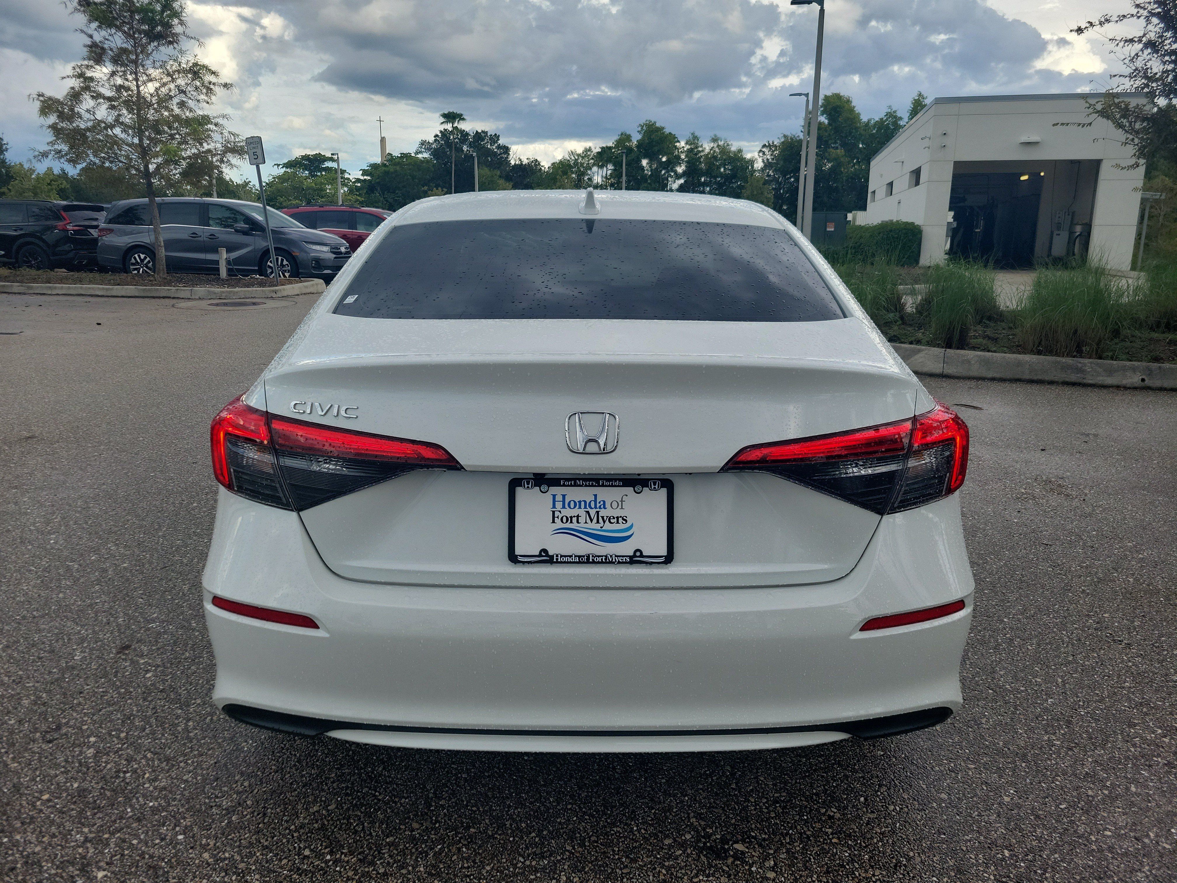 Used 2022 Honda Civic EX image 5