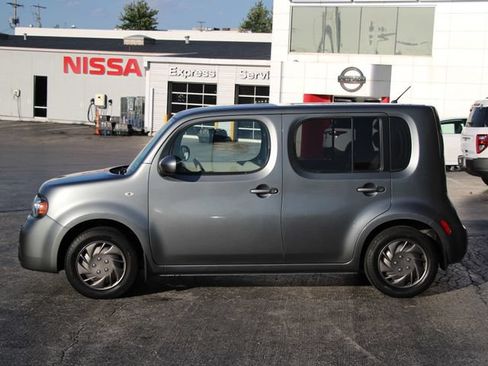 Used 2011 Nissan Cube 1.8 S w/ Interior Designer Pkg FWD image 2