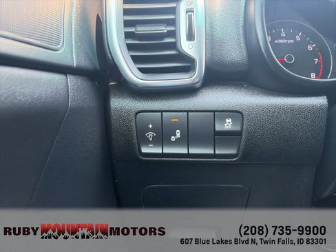 Used 2019 Kia Sportage EX FWD image 17