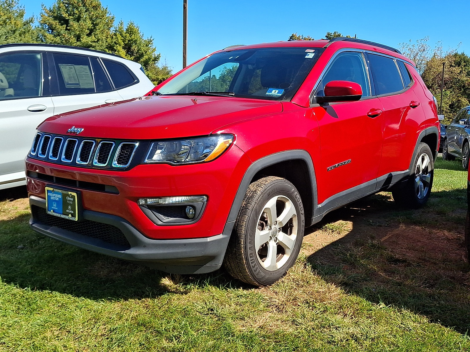 Used 2018 Jeep Compass Latitude w/ Cold Weather Group AWD/4WD image 3