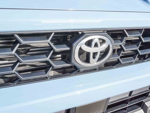 Used 2025 Toyota 4Runner TRD Off-Road Premium AWD/4WD image 11