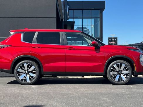 New 2026 Mitsubishi Outlander SE FWD image 4