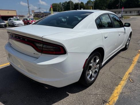Used 2016 Dodge Charger SXT image 3