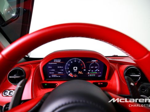 Used 2019 McLaren 720S image 14